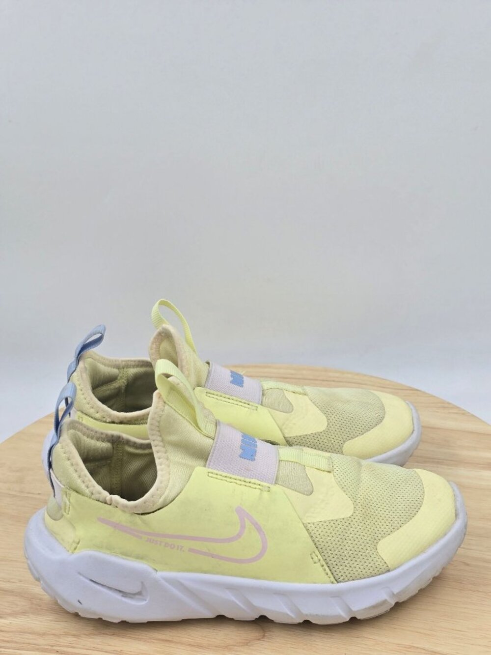 Nike Flex Runner 2 Athletic Shoes Youth  DJ6040-800 Sz 2.5Y